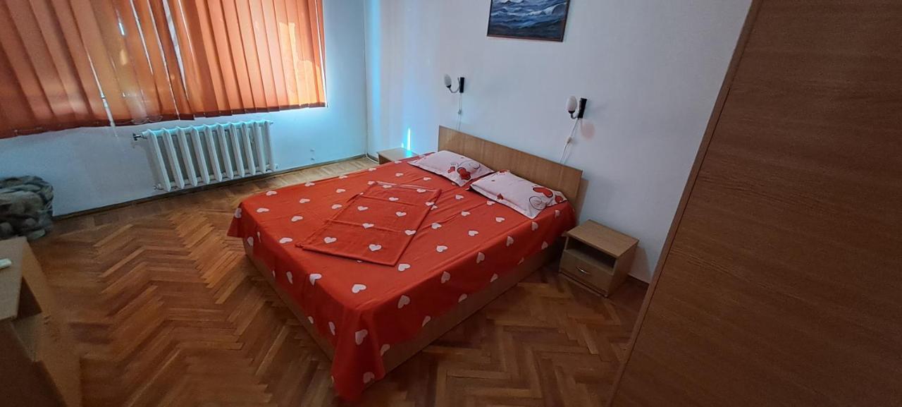 Apartament Grigore Etaj 2 Мангалия Екстериор снимка